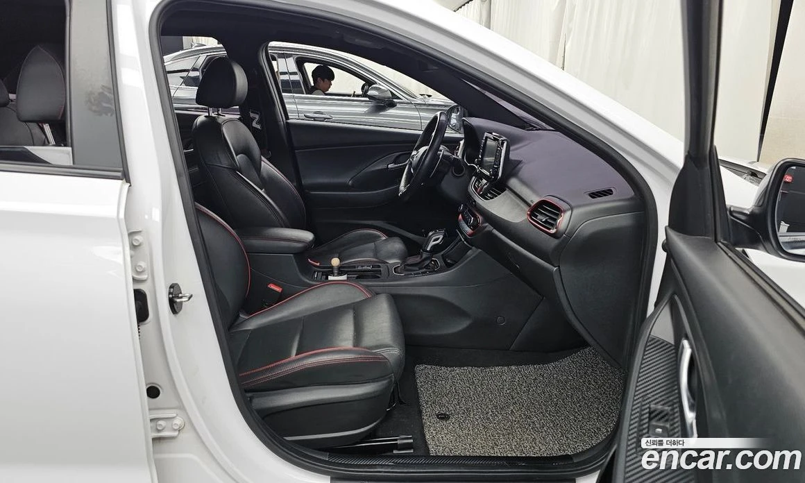 Hyundai I30 1.6 Turbo Sport, снимка 17 - Автомобили и джипове - 55965252