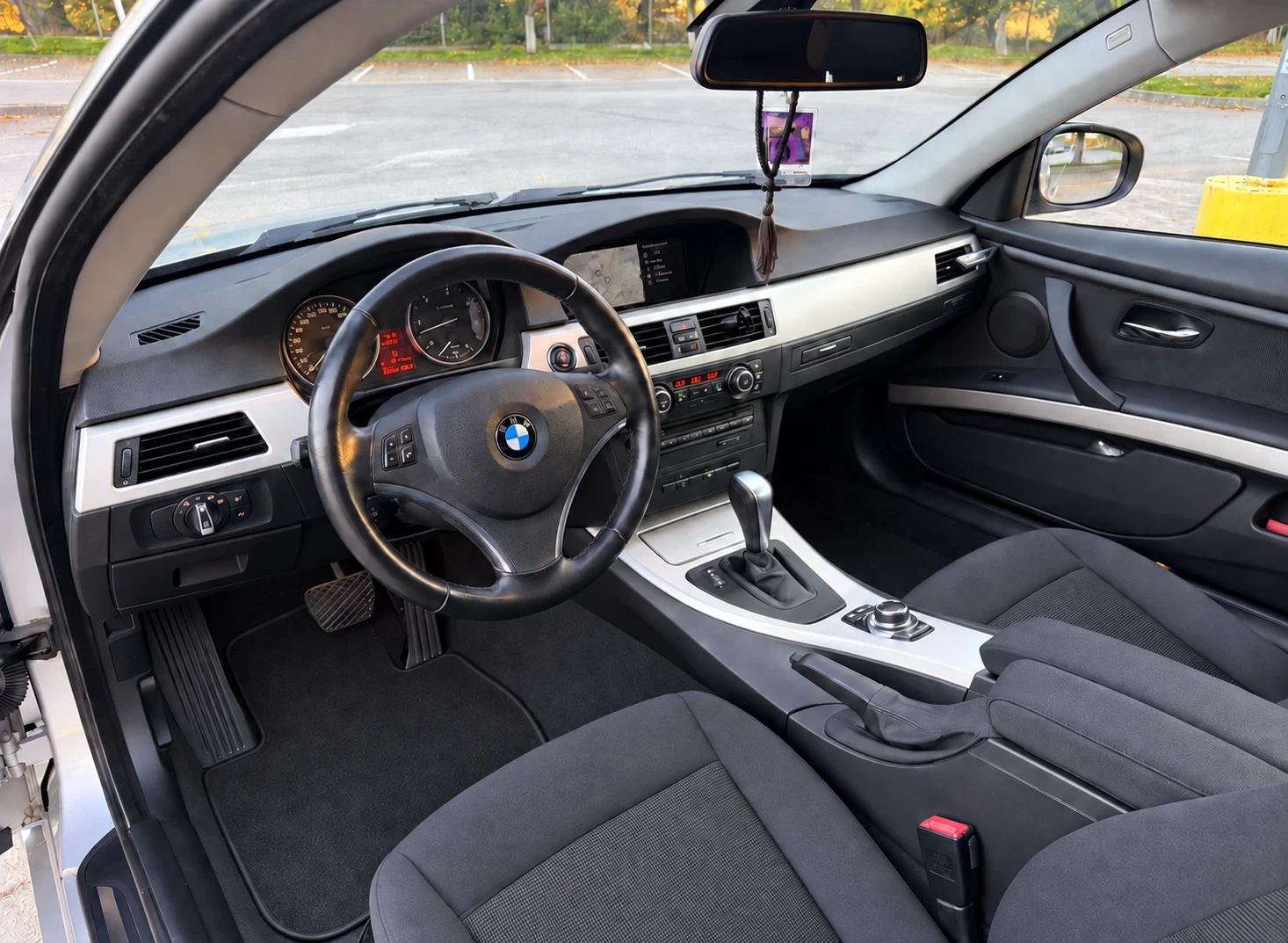 BMW 330  d xDrive, снимка 16 - Автомобили и джипове - 56378258