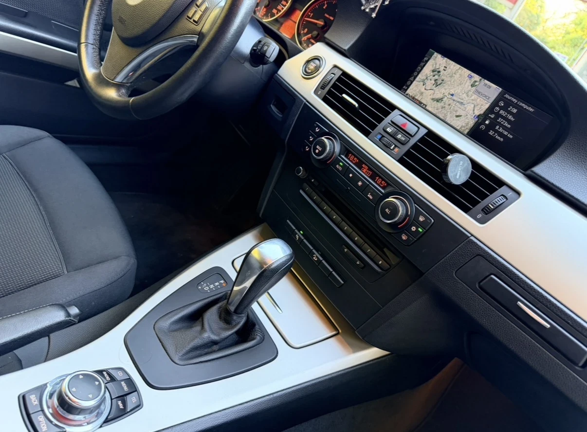 BMW 330  d xDrive, снимка 11 - Автомобили и джипове - 56378258