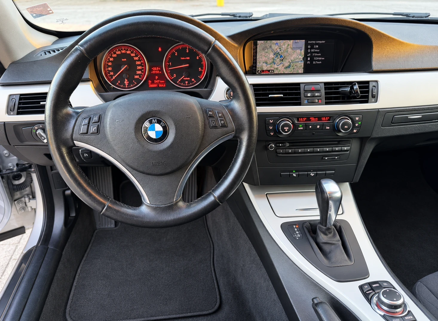 BMW 330  d xDrive, снимка 10 - Автомобили и джипове - 56378258