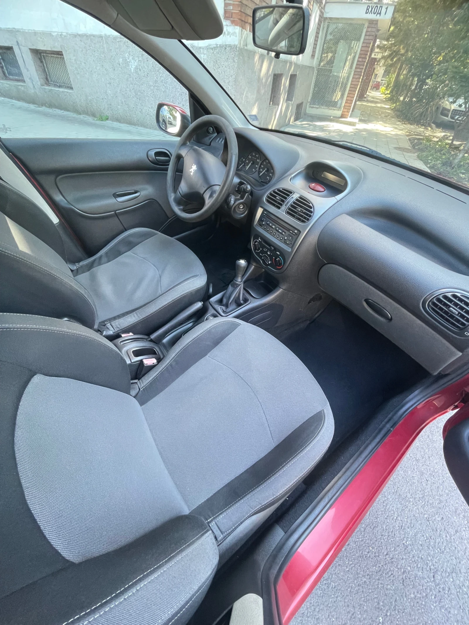 Peugeot 206, снимка 5 - Автомобили и джипове - 56429229