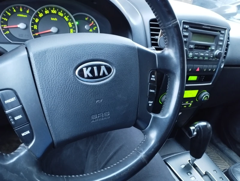 Kia Sorento, снимка 13 - Автомобили и джипове - 48364428