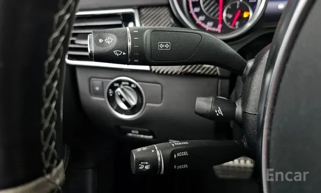 Mercedes-Benz GLE 63 S AMG 4 MATIC, снимка 16 - Автомобили и джипове - 52955857