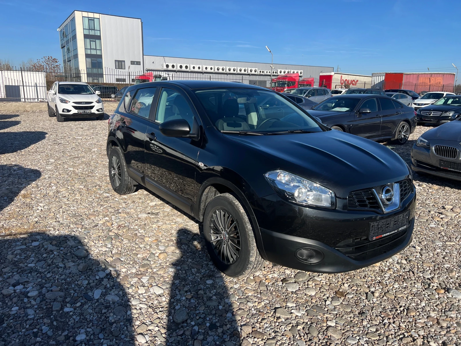 Nissan Qashqai 1.6 (КАТО НОВА) - изображение 3