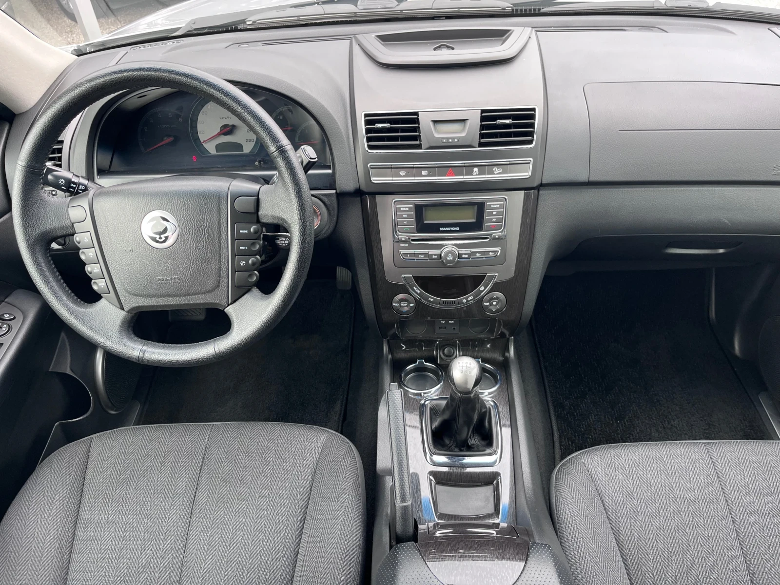 SsangYong Rexton Facelift 76.000km / 6+ 1 / 4х4 - изображение 8