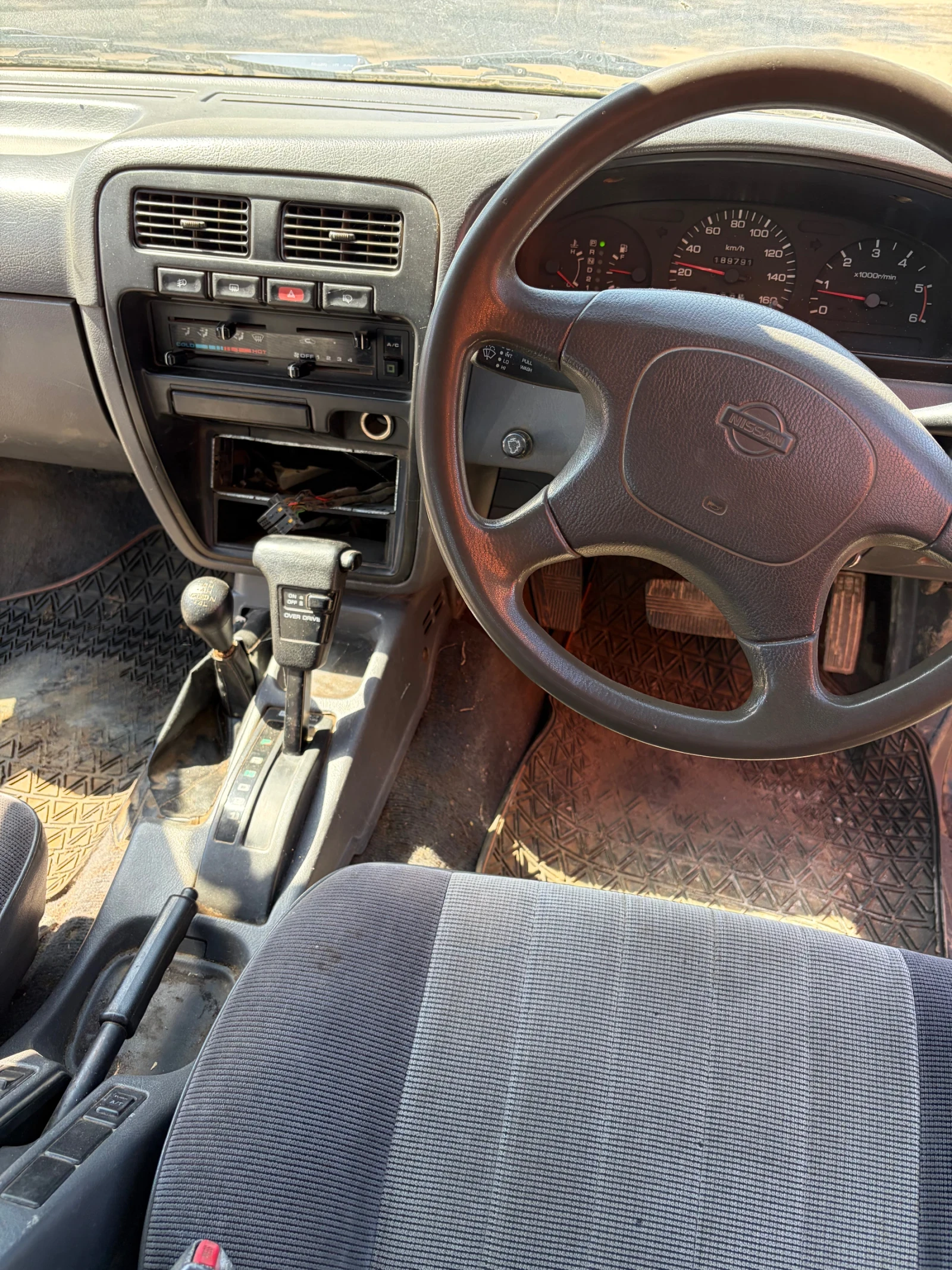 Nissan Navara 2.7 TD KINGKAB, снимка 9 - Автомобили и джипове - 54576262