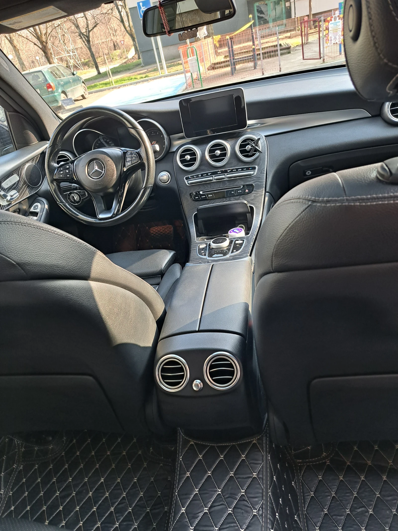Mercedes-Benz GLC 300, снимка 7 - Автомобили и джипове - 54718044