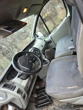 Renault Trafic, снимка 7 - Бусове и автобуси - 53619640