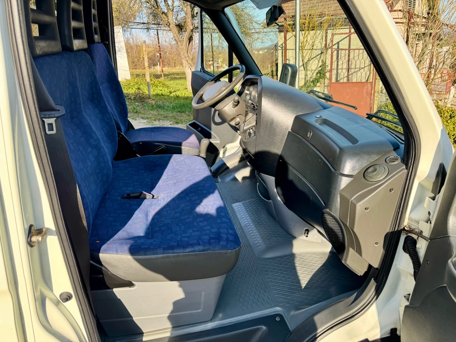 Iveco Daily 4.30м. ДЪЛЖИНА* Падащ борд* Реален пробег, снимка 17 - Бусове и автобуси - 55345785