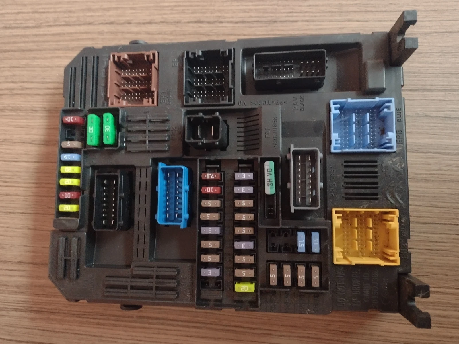 BSI-E14-CEM00     PEUGEOT 208 1,2  2022. 9832881080-00 | Mobile.bg   1