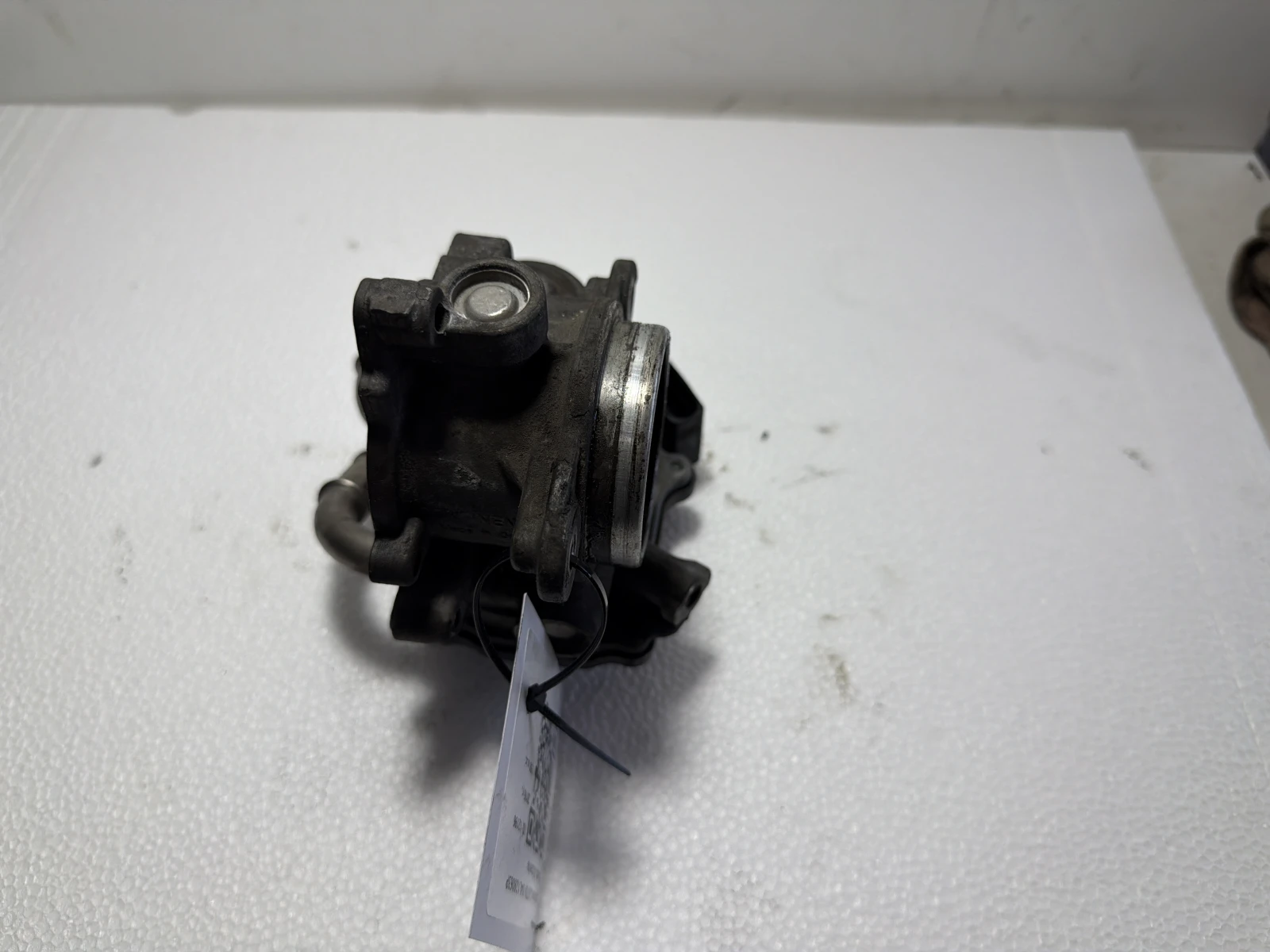 дросел 2,0TDI 04L128063P Skoda Octavia