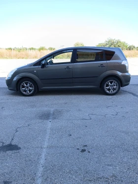 Toyota Corolla verso 2.2 D4D 136к.с.   Напълно обслужена, снимка 6