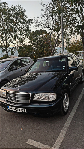 Mercedes-Benz C 180 Facelift , снимка 1 - Автомобили и джипове - 45721862