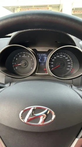 Hyundai Veloster  1.6 бензин, снимка 8