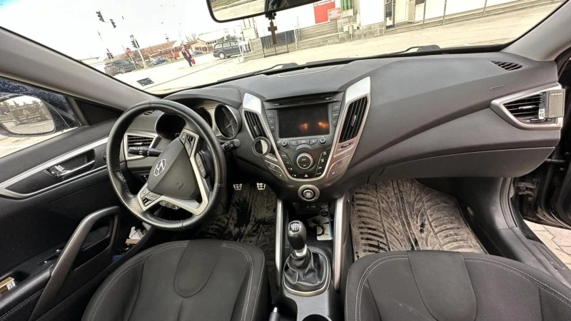 Hyundai Veloster  1.6 бензин, снимка 10 - Автомобили и джипове - 47333364