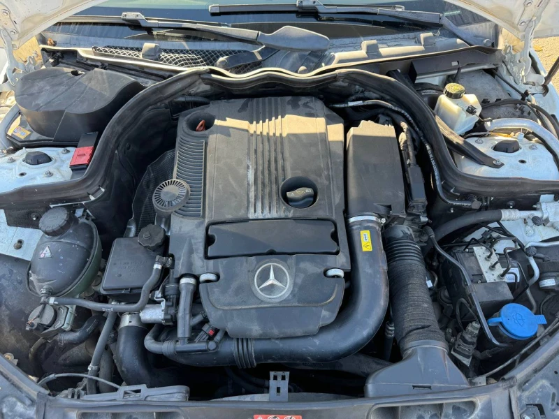 Mercedes-Benz C 250, снимка 12 - Автомобили и джипове - 47909572