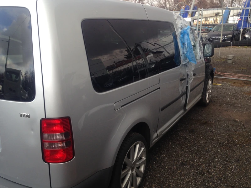 VW Caddy MAXI/1.9TDI/105кс/5места/Клима/Navi/Подгрев/Eur4, снимка 3 - Автомобили и джипове - 48309540