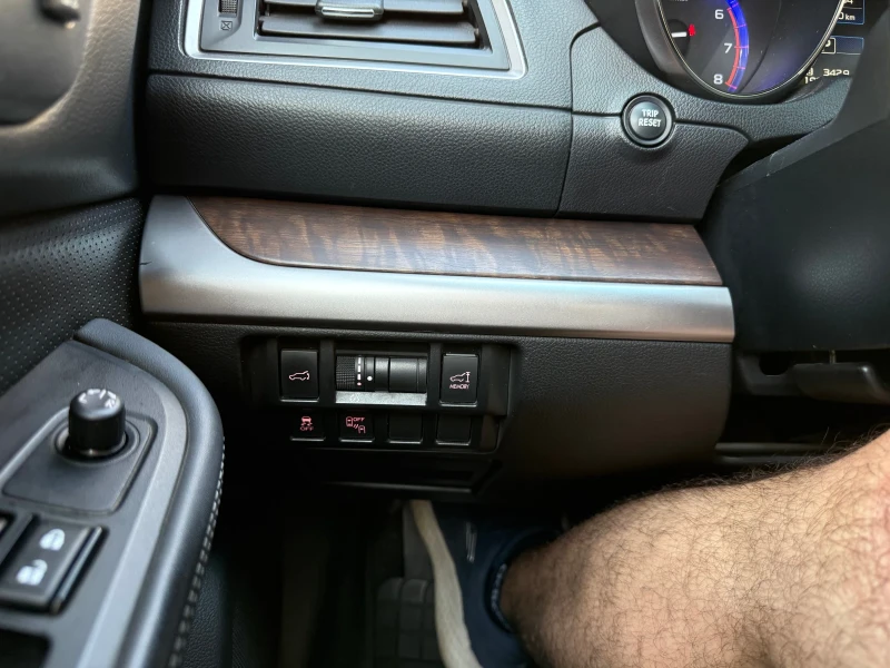 Subaru Outback 2.5i , снимка 10 - Автомобили и джипове - 52487401