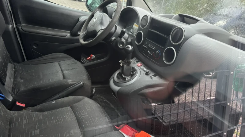Citroen Berlingo 1.6hdi, снимка 3 - Автомобили и джипове - 52102651