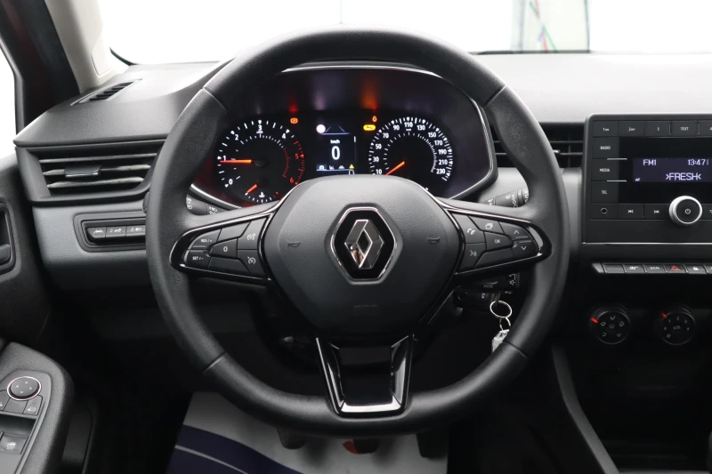 Renault Clio 1.5dci, снимка 16 - Автомобили и джипове - 52653172