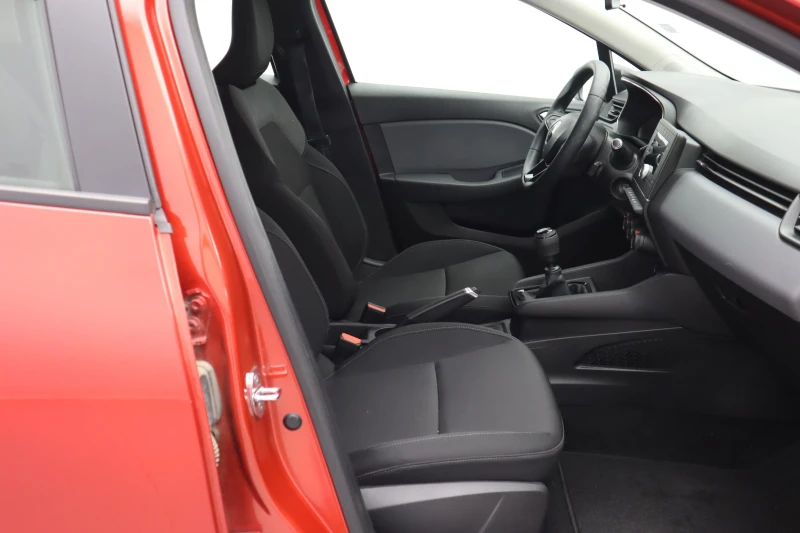 Renault Clio 1.5dci, снимка 9 - Автомобили и джипове - 52653172