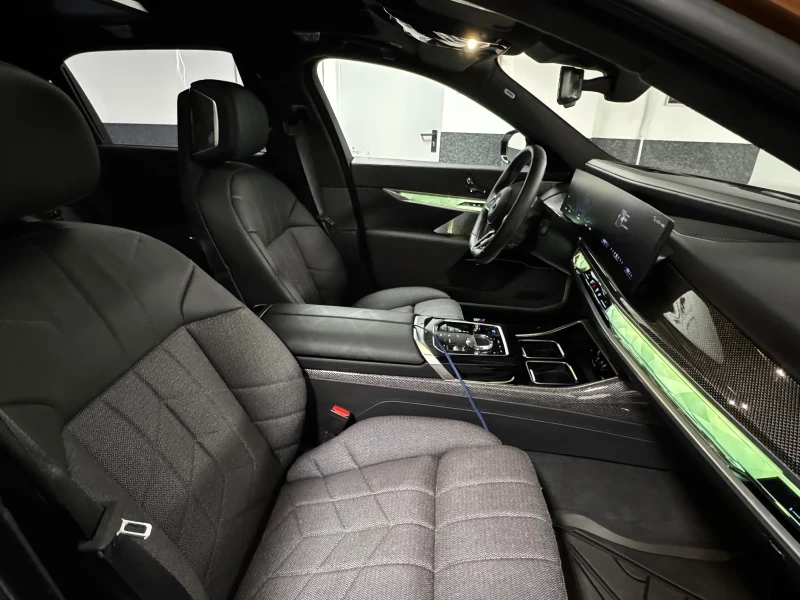 BMW i7 M70, снимка 5 - Автомобили и джипове - 52777679