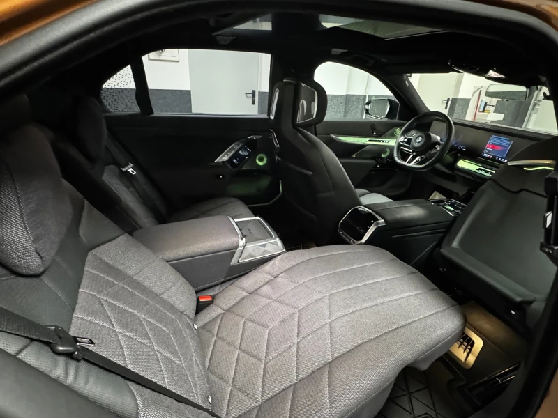 BMW i7 M70, снимка 6 - Автомобили и джипове - 52777679