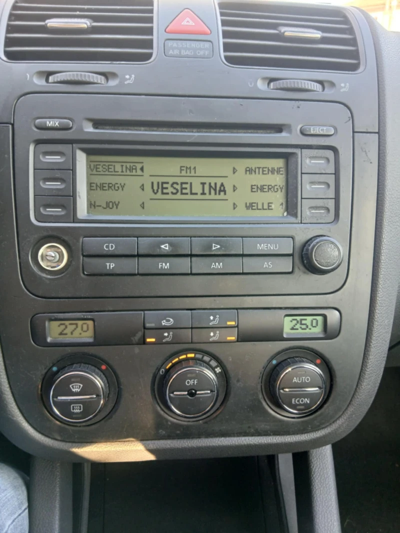 VW Golf 1.4 FSI, снимка 10 - Автомобили и джипове - 52920339