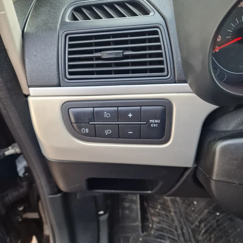 Fiat Punto Fiat Punto 1.4i Бензин, снимка 13 - Автомобили и джипове - 53019586