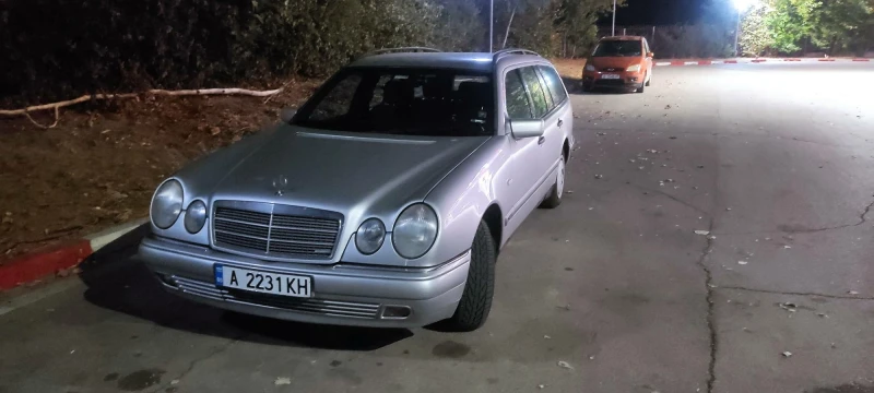 Mercedes-Benz E 230 2300, снимка 17 - Автомобили и джипове - 53066378