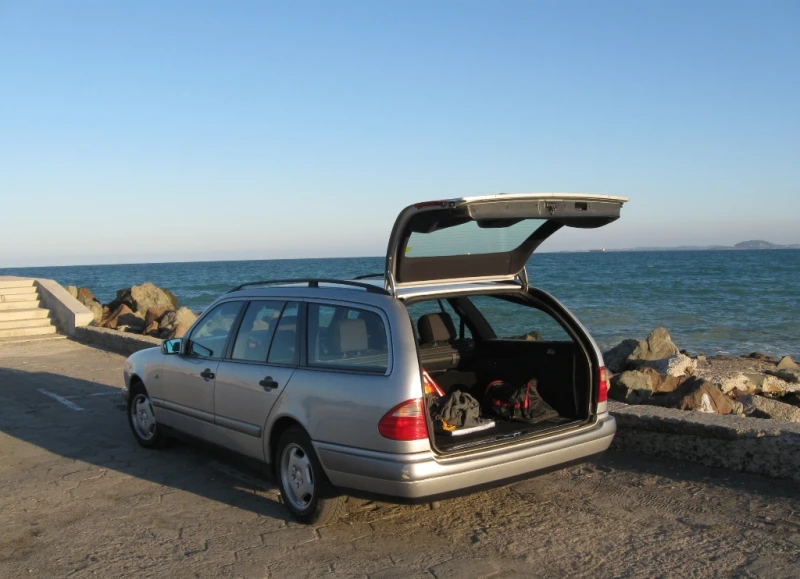 Mercedes-Benz E 230 2300, снимка 7 - Автомобили и джипове - 53066378