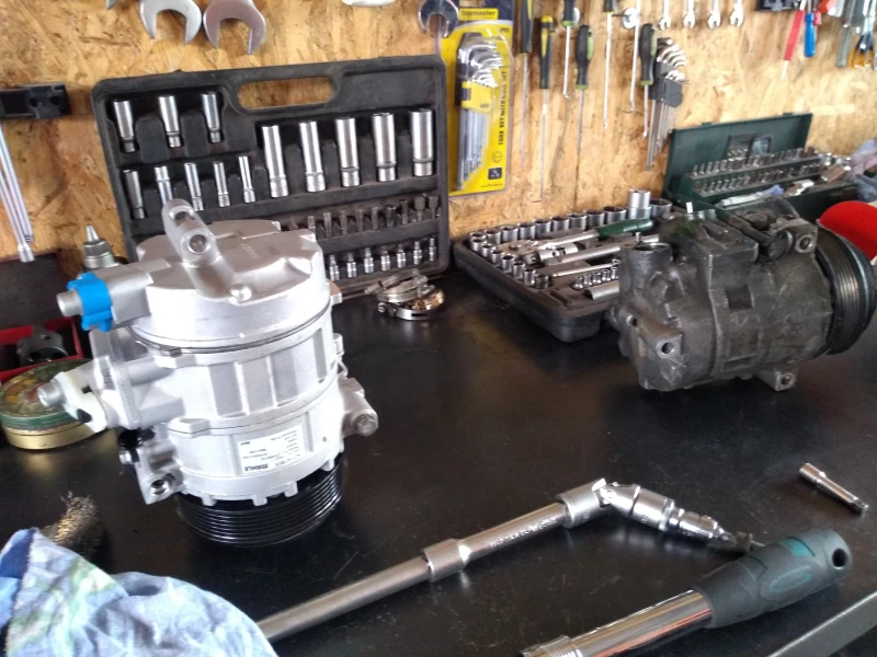 Mercedes-Benz E 230 2300, снимка 12 - Автомобили и джипове - 53066378