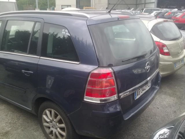 Opel Zafira 1.6i /1.7 / 1.9 CDTi B, снимка 11 - Автомобили и джипове - 48320259