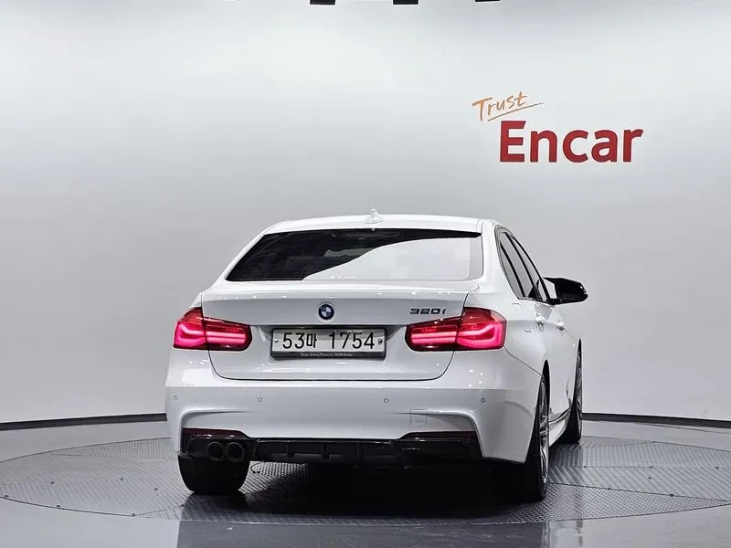 BMW 320 HEAD UP/ШИБИДАХ/M PACK, снимка 4 - Автомобили и джипове - 56699770