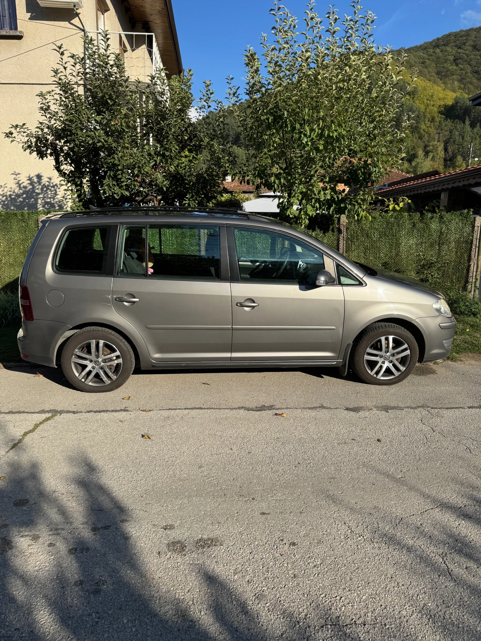 VW Touran VW Touran 1.9TDI DSG 6 - изображение 4