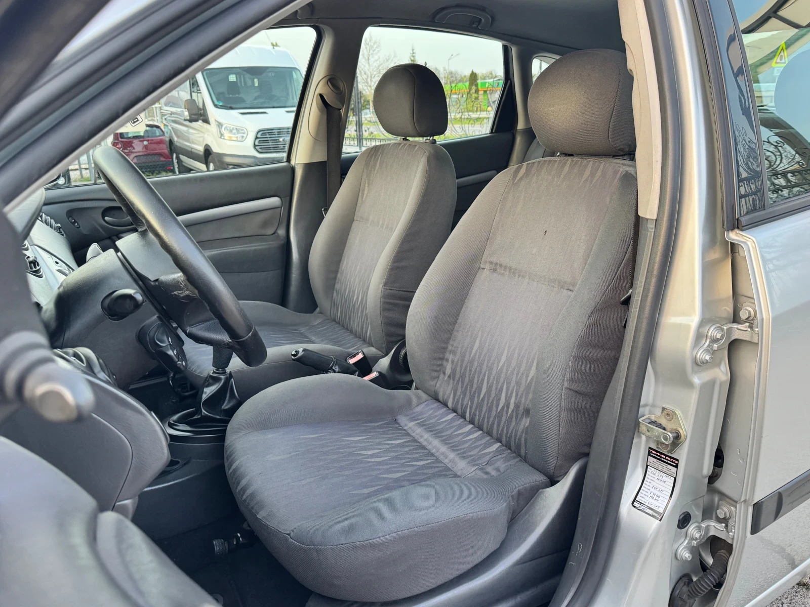 Ford Focus 1.6i ИТАЛИЯ - изображение 6