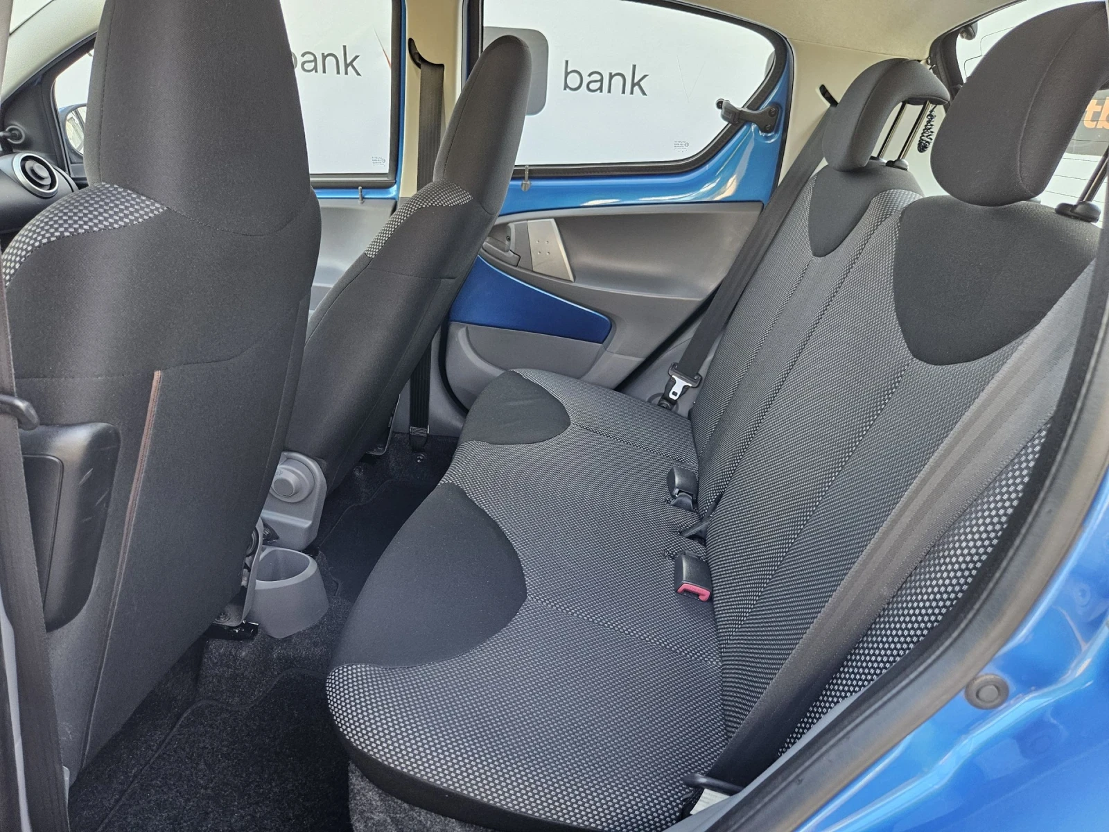 Toyota Aygo 1.0vvti-68кс= АВТОМАТ= 100.000км= КЛИМАТИК - изображение 9