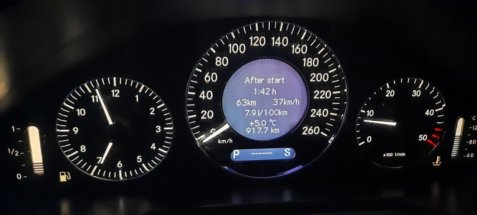 Mercedes-Benz E 270  - изображение 5