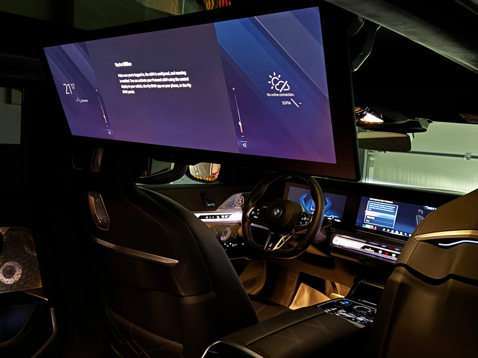 BMW i7 M70 - изображение 9