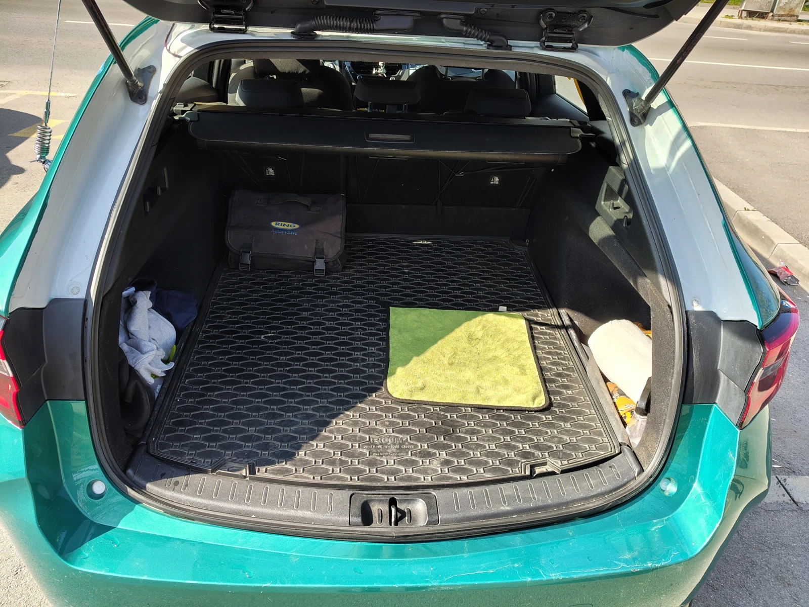 Toyota Corolla My 25 touring sport , снимка 9 - Автомобили и джипове - 53856721