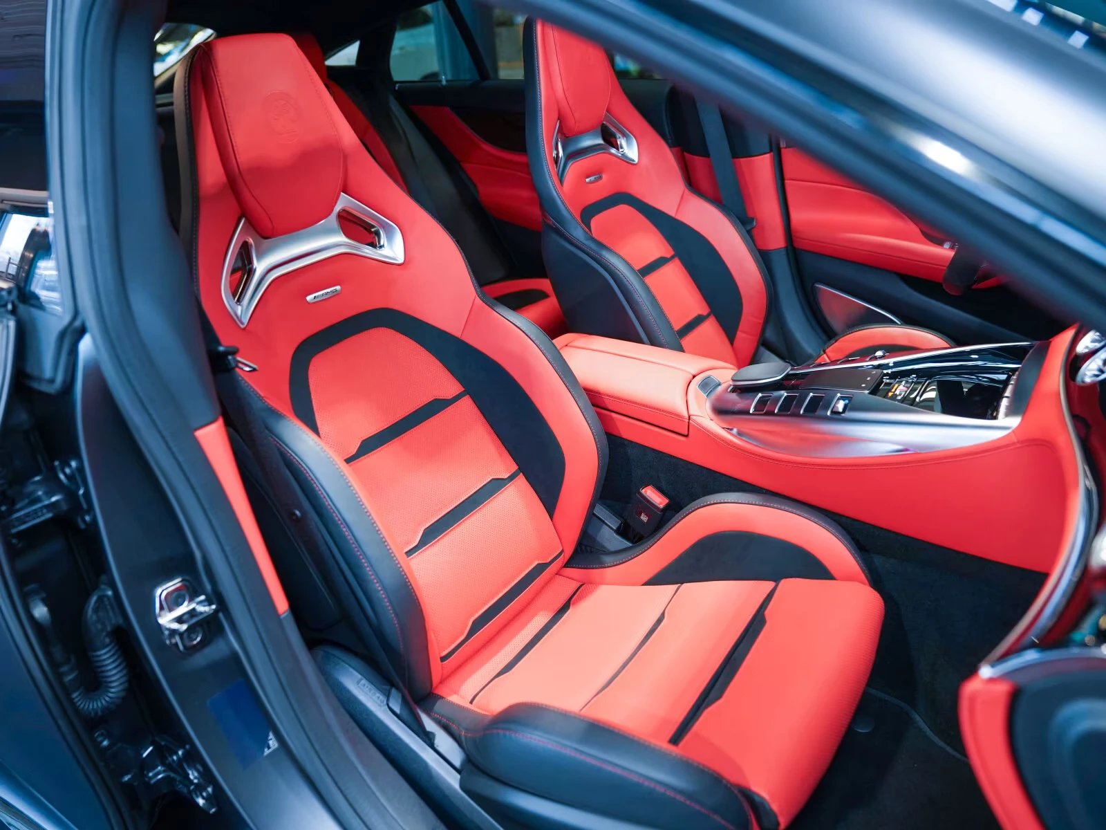 Mercedes-Benz AMG GT 63 S E PERF./843HP/PANO/3d BURM./AERO/166h, снимка 9 - Автомобили и джипове - 53926452