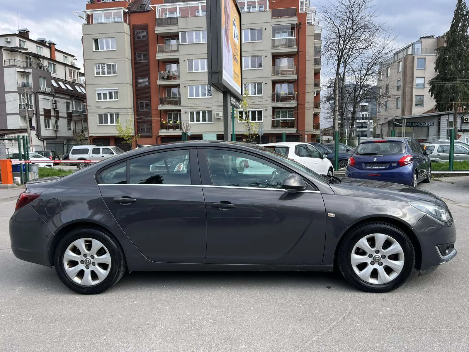 Opel Insignia Limousine NB, снимка 8 - Автомобили и джипове - 54258327