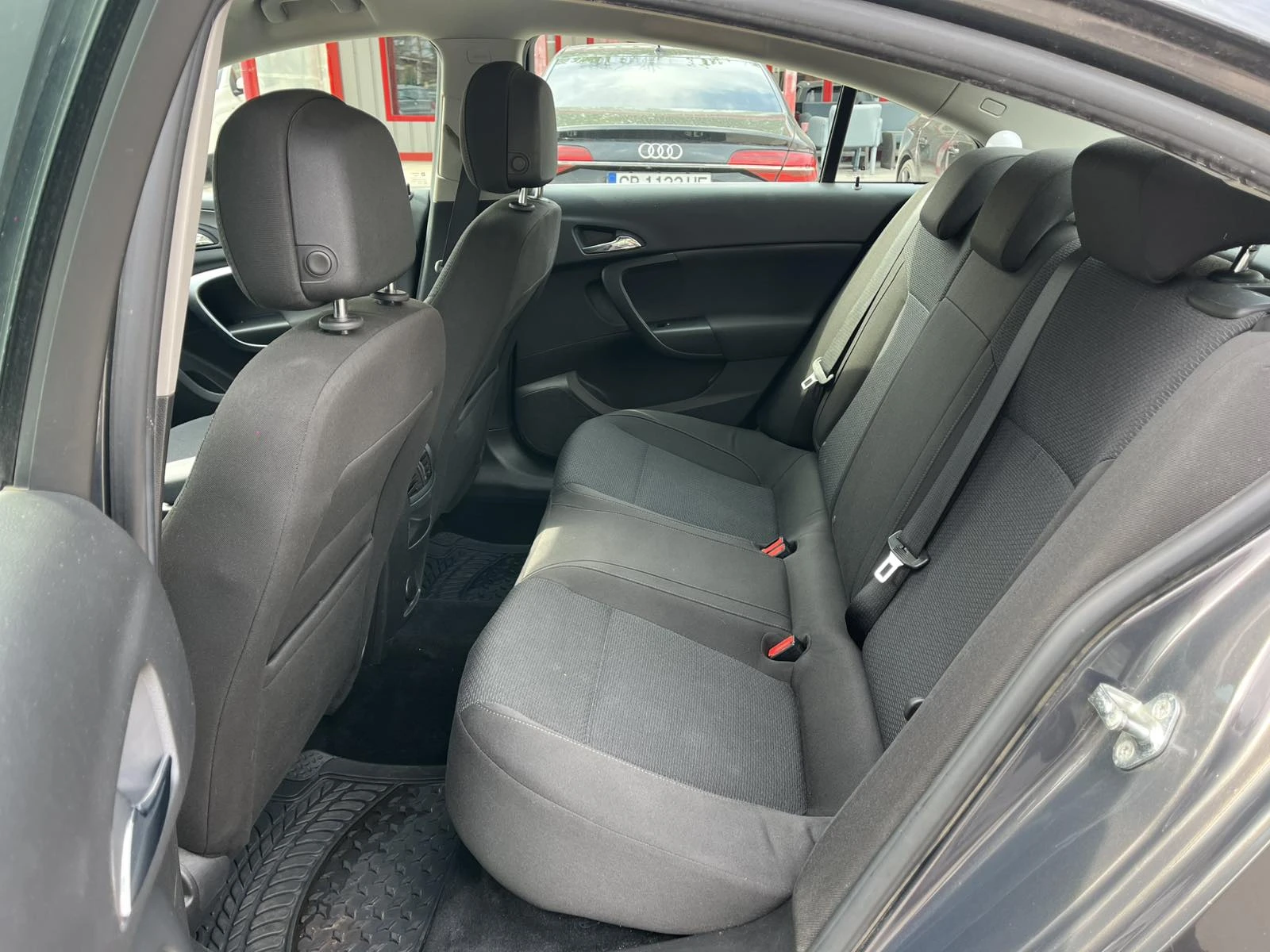 Opel Insignia Limousine NB, снимка 15 - Автомобили и джипове - 54258327