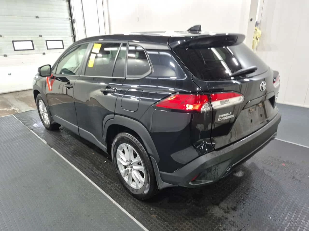 Toyota Corolla Cross * LE * CARFAX * DISTRONIC * KEYLESS * ПОДГРЕВИ, снимка 4 - Автомобили и джипове - 54412001