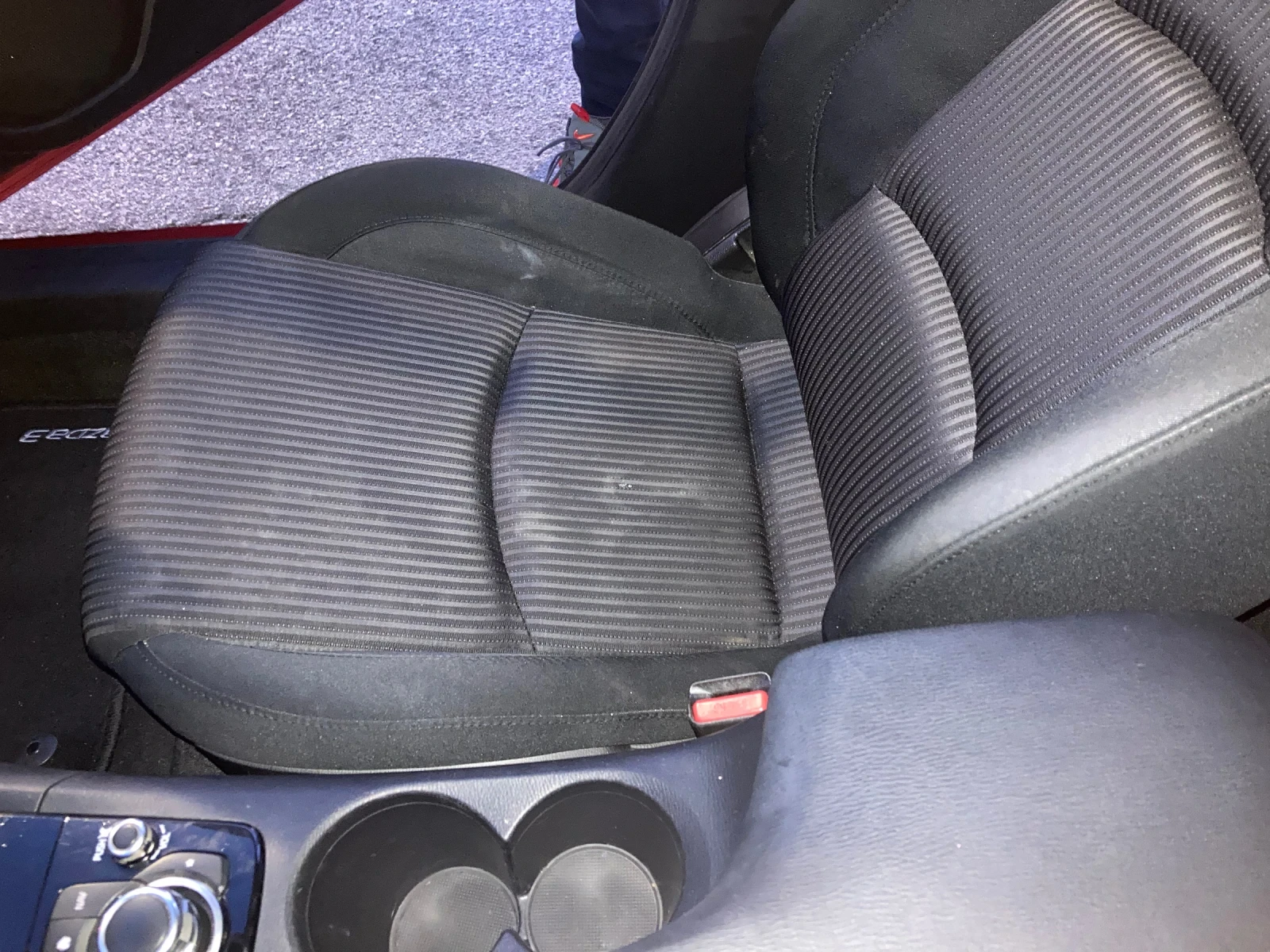 Mazda 3 1.5 Benzin 101ks Feis Navi Klima 235000km, снимка 10 - Автомобили и джипове - 54611619