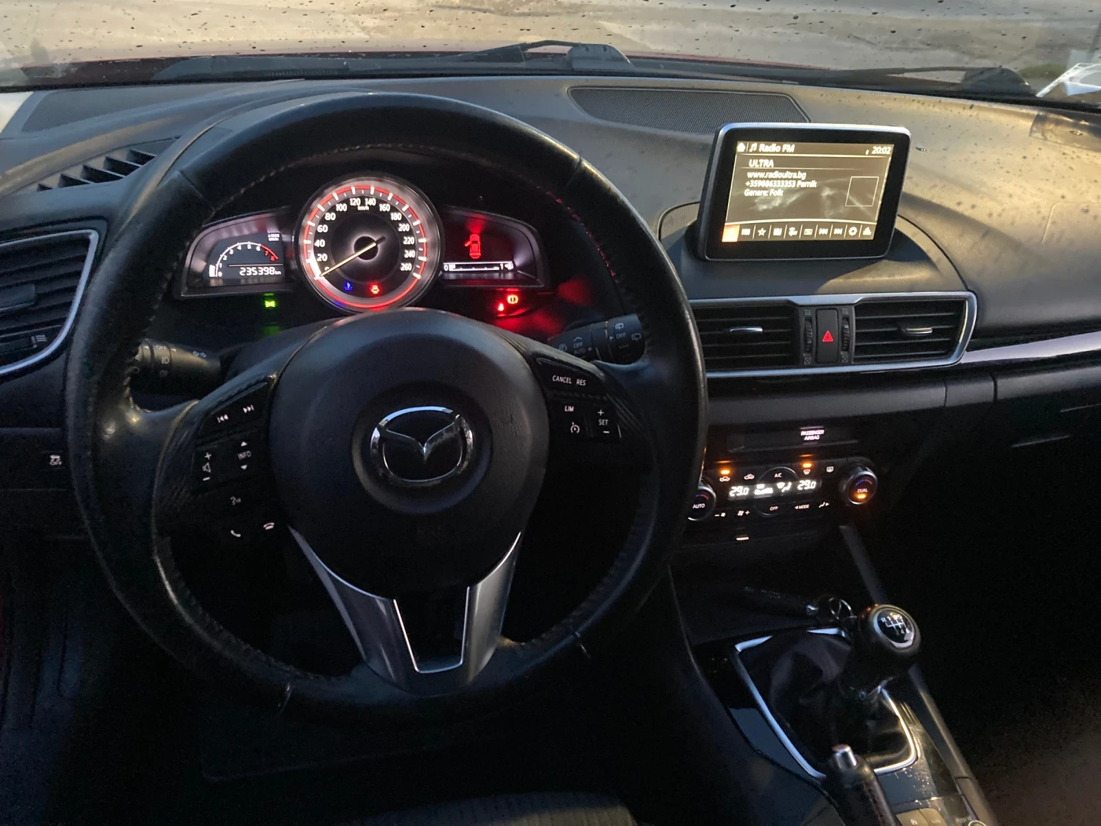 Mazda 3 1.5 Benzin 101ks Feis Navi Klima 235000km, снимка 9 - Автомобили и джипове - 54611619