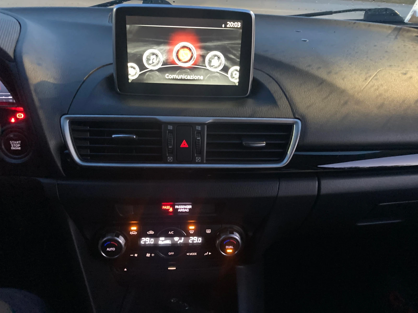 Mazda 3 1.5 Benzin 101ks Feis Navi Klima 235000km, снимка 11 - Автомобили и джипове - 54611619