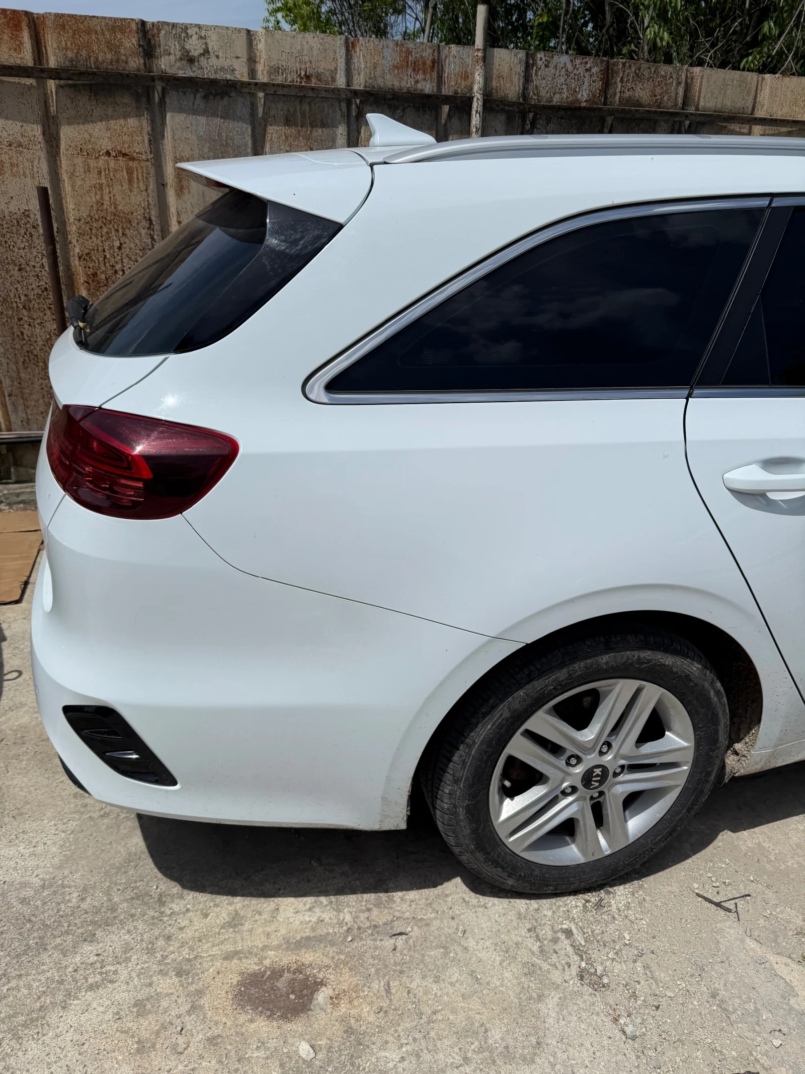 Kia Ceed SW 2019 дизел, автоматик, снимка 9 - Автомобили и джипове - 54725453