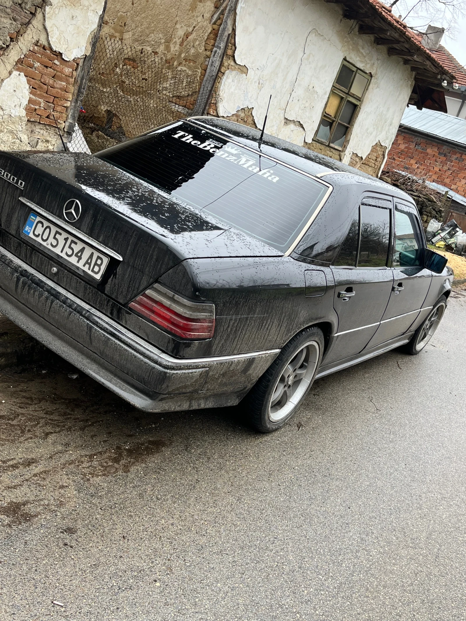 Mercedes-Benz 124 300D, снимка 6 - Автомобили и джипове - 54881435