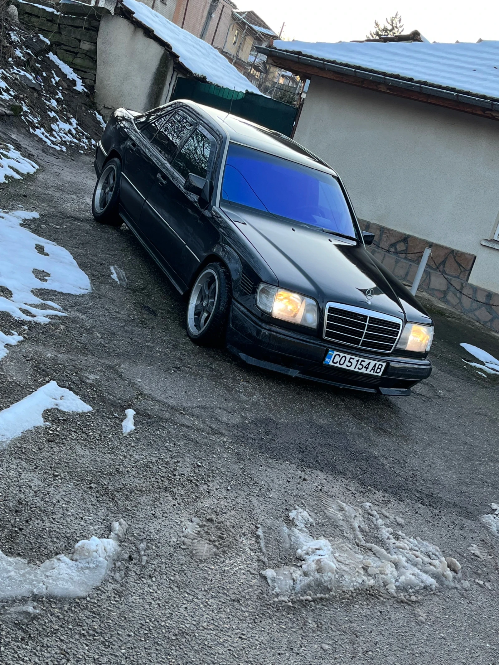 Mercedes-Benz 124 300D, снимка 5 - Автомобили и джипове - 54881435